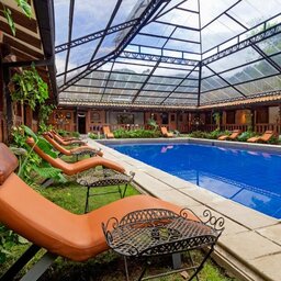 Ecuador-Banos-Hotels-Samari-Spa-Resort-zwembad