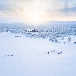 Finland-Lapland-Ivalo-Wilderness-Hotel-Inari-outdoor-activities-luchtfoto