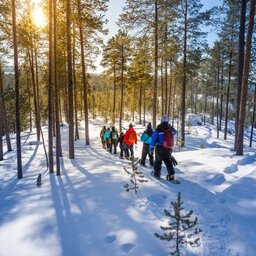 Finland-Lapland-Ivalo-wilderness-hotel-Inari-sneeuwschoenwandelen (2)