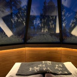 Finland-Lapland-Ivalo-Wilderness-Hotel-Nangu-aurora-log-cabin-slaapkamer