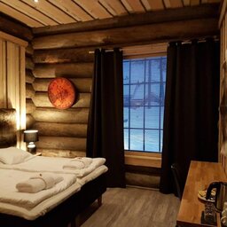 Finland-Lapland-Ivalo-Wilderness-Hotel-Nangu-wilderness-room-slaapkamer