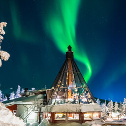 Finland-Lapland-Levi-levin-iglut-golden-crown-aurora-sky-restaurant