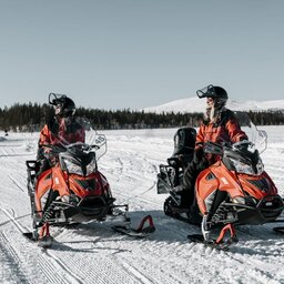 Finland-Lapland-Safaris-sneeuwscootertocht