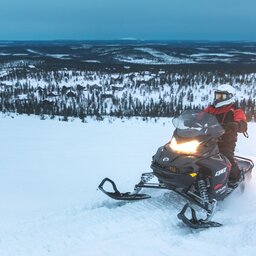 Finland-Zweden-Lapland-Levi-sneeuwscooter-safari