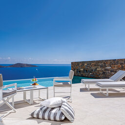 Griekenland-Kreta-Elounda-Gulf-Villas-terras-ligbedden