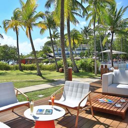 Guadeloupe-La-Créole-Beach-Hotel-tropische-tuin-zetels