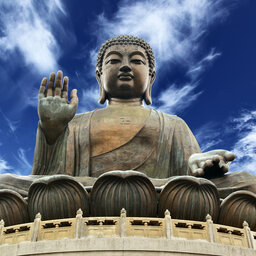 HongKong-Lantau-Island-The-Tian-Tan-Buddha 2