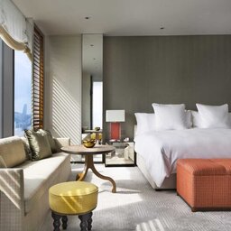 HongKong-Rosewood-HongKong-grand-harbour-corner-suite-bed