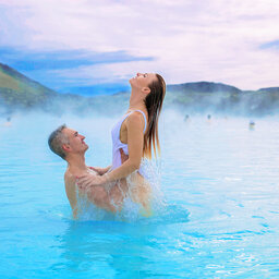 IJsland-Blue-Lagoon-couple