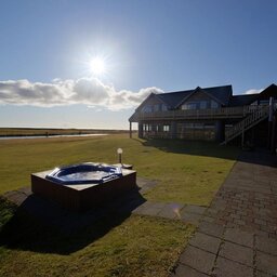 IJsland-Hella-Hotel-Rangá-hottube