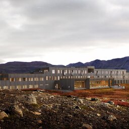 IJsland-Noorden-Fosshotel-Myvatn-hotelgebouw-avond