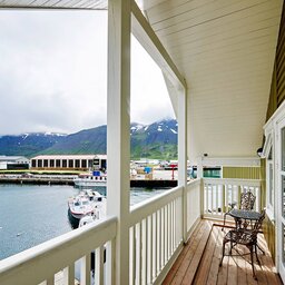 IJsland-Noorden-Siglo-hotel-uitzicht-balkon