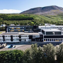 IJsland-noordkust-Fosshotel-Husavik-hotelgebouw