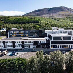 IJsland-noordkust-Fosshotel-Husavik-hotelgebouw
