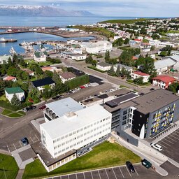 IJsland-noordkust-Fosshotel-Husavik-luchtfoto