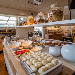 IJsland-Oostkust-Hallormsstadur-Hotel-ontbijtbuffet