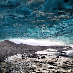 IJsland-Vatnajokull-ice-cave