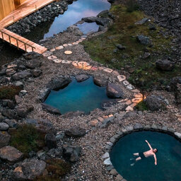 IJsland-Zuidkust-Excursie-Bezoek-aan-de-Giljaböð-Natural-Pools-4