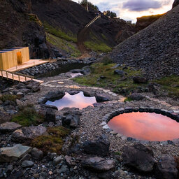 IJsland-Zuidkust-Excursie-Bezoek-aan-de-Giljaböð-Natural-Pools-7