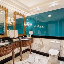 India-Agra-Hotels-The-Oberoi-Amarvilas-badkamer-2