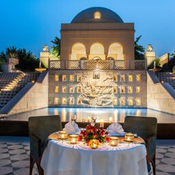India-Agra-Hotels-The-Oberoi-Amarvilas-Diner-Buiten-1