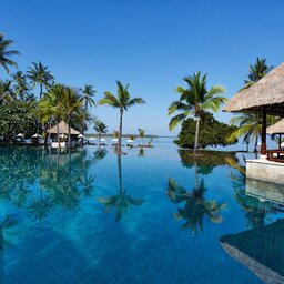 Indonesie-Lombok-The-Oberoi-zwembad