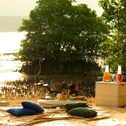 Indonesie-Menjangan-Plataran-Menjangan-Resort-picnic-set-up