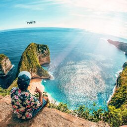 Indonesië-Nusa-Penida-Excursie-Kelingking-strand-met-o