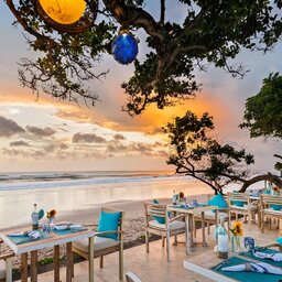 Indonesië-Seminyak-The-Seminyak-Beach-Resort-and-Spa-beach-restaurant