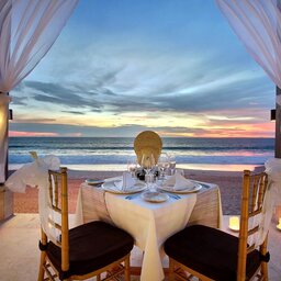 Indonesië-Seminyak-The-Seminyak-Beach-Resort-and-Spa-private-dining