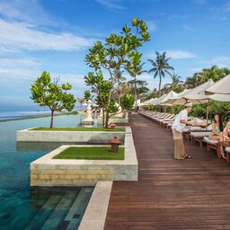Indonesië-Seminyak-The-Seminyak-Beach-Resort-and-Spa-zwembad