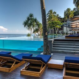 Indonesie-Senggigi-Katamaran-Resort-zwembad