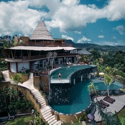 Indonesie-Sidemen-Wapa-di-Ume-Resort-zwembad3