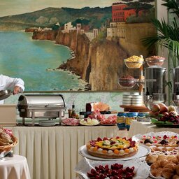 Italië-Amalfi-Sorrento-Grand-Hotel-de-la-ville-ontbijt