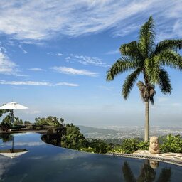 Jamaica-Blue Mountains-Strawberry Hill-infinity pool