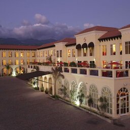 Jamaica-Kingston-Spanish Court Hotel-gebouw
