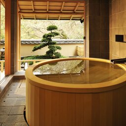 Japan-Hakone-Hotels-Gora-Kadan-bad-3