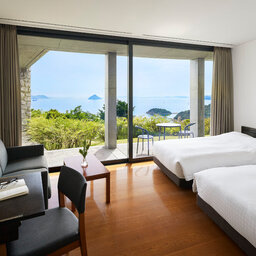 Japan-Naoshima-Island-Art-Hotels-Benesse-House-Oval-twin-room