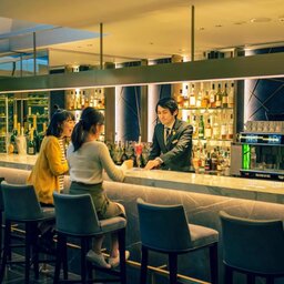 Japan-Osaka-Hotels-Cross-Hotel-bar