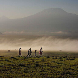 Kenia-Amboseli National Park-Elewana Tortilis Camp-wandelen met Masai