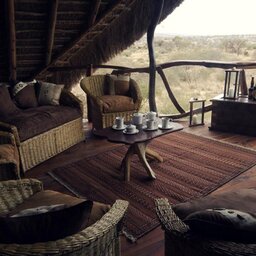 Kenia-Amboseli National Park-Satao Elerai Camp-lounge area