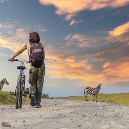 Kenia-Hells Gate National Park-fietsen tussen zebras