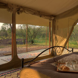Kenia-Masai Mara-Main Naibor Camp-ontbijt op bed