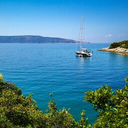 Kroatië-eilanden-Cres-boot-zee