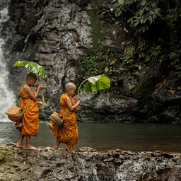 Laos-Luang Prabang-monikken kindjes