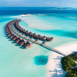 Malediven-Anantara-Dhigu-watervillas-luchtfoto