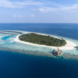 Malediven-Anantara-Kihavah-Villas-luchtfoto-eiland