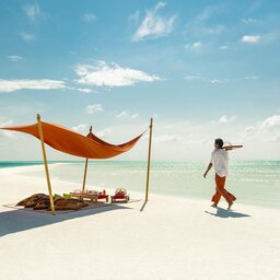 Malediven-Maafushi-Como-Cocoa-Island-Hotel-picknick-op-het-strand