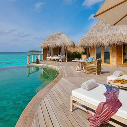 Malediven-Nautilus-watervilla-zwembad