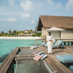 Malediven-Voavah-eiland-Four-Seasons-wer-villas-zonnedek